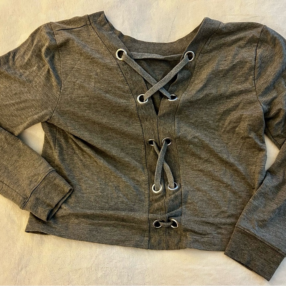 Derek Heart Gray Lace-Up Long Sleeve Crop Top — Size M